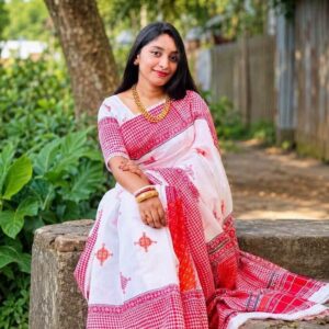 দুর্গাপূজা স্পেশাল লাল-সাদা হাফসিল্ক শাড়ি লেছ ও ব্লাউজ পিস সহ