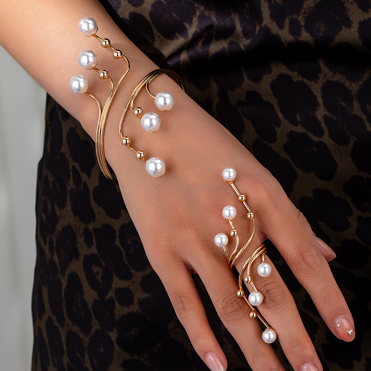 Elegant Pearl Gold-Tone Hand & Finger Jewelry Set - Image 2